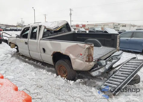 2004 Chevrolet Silverado 2500Hd Ls z USA, uszkodzony, nr VIN 1GCHK29U74E295573